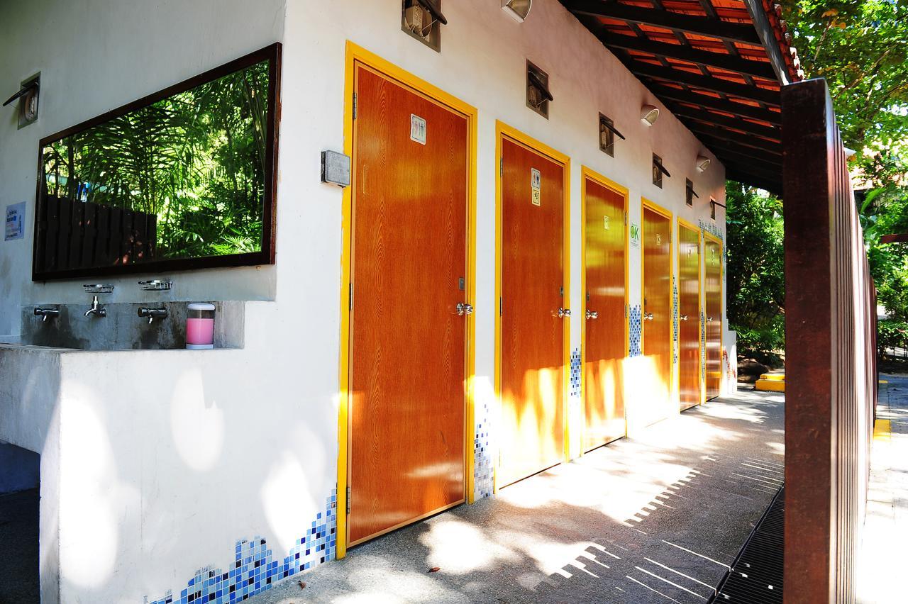 Costa Sands Sentosa Kampung Hut *