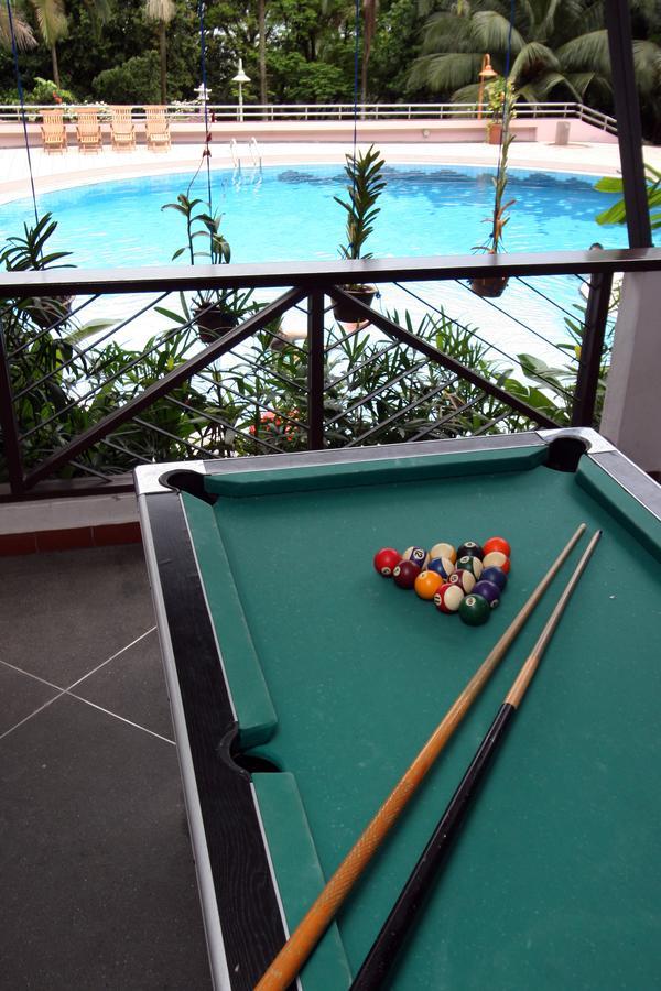 Tempat peranginan Costa Sands Sentosa Kampung Hut