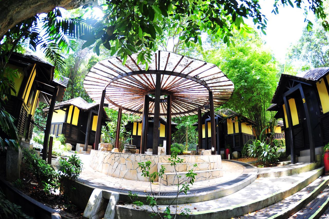 Resort Costa Sands Sentosa Kampung Hut